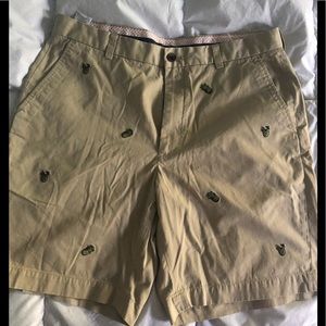 Brooks Brothers Mens pineapple shorts
